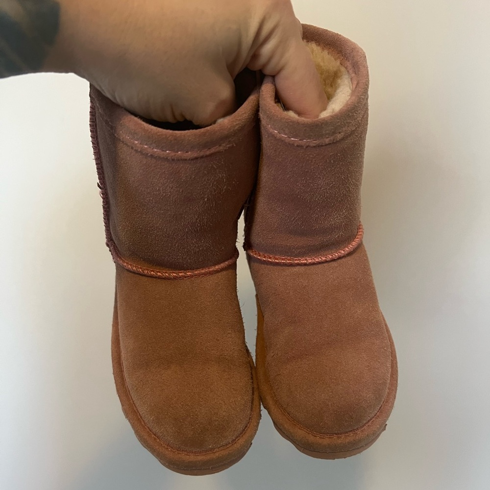 BearPaw Toddler Size 8 Fuzzy Boots